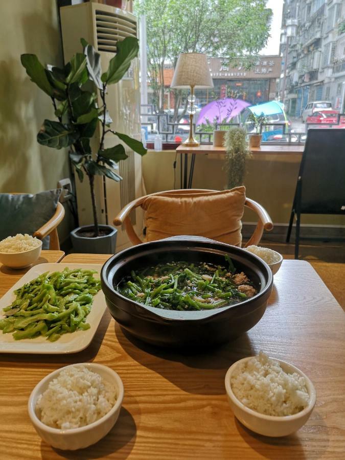 ホテル Magic Bamboo 陽朔 エクステリア 写真